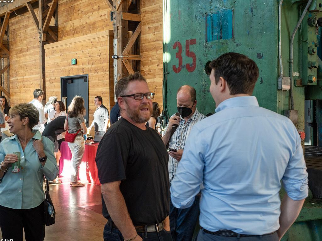 មគ្គុទេសក៍សម្រាប់អ្នកថ្មី៖ វិធីអភិវឌ្ឍន៍គំនិតអាជីវកម្ម