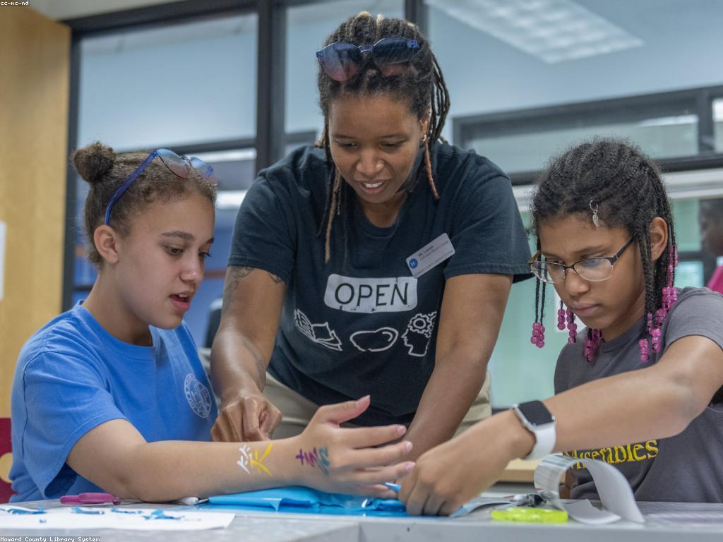 ឧបករណ៍សិក្សានិងមាតិកាវីដេអូសម្រាប់ការលើកកម្ពស់ការរៀន